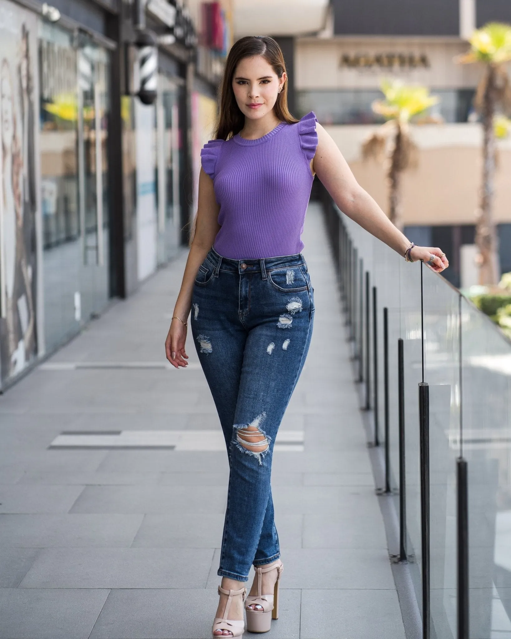Jeans skinny con desgarres frontales